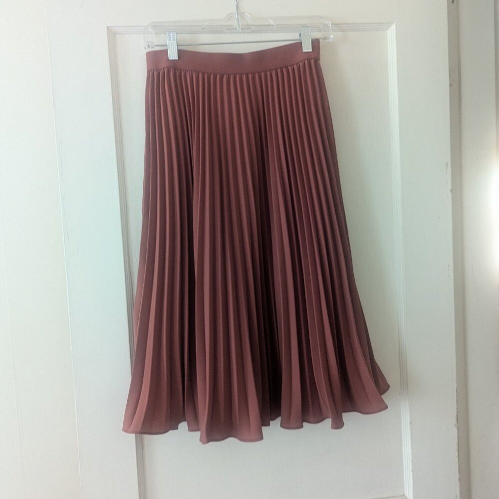 Pleated midi skirt